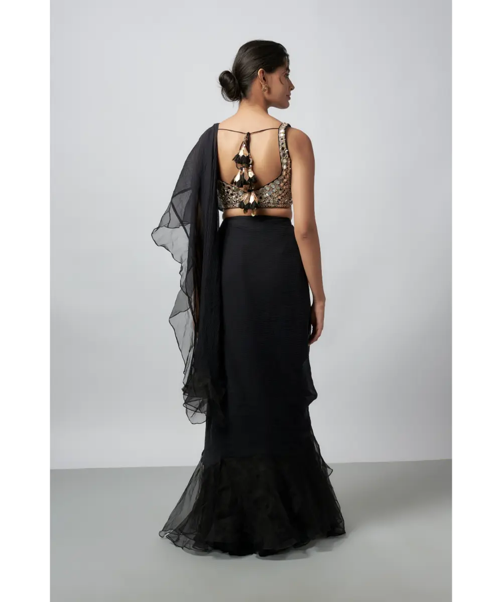 GOPI VAID- Oorja Saree Set